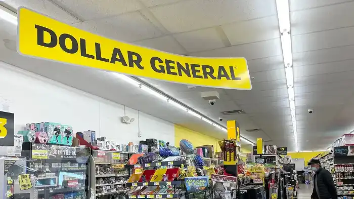 Does Dollar General have a high turnover rate?-featured image